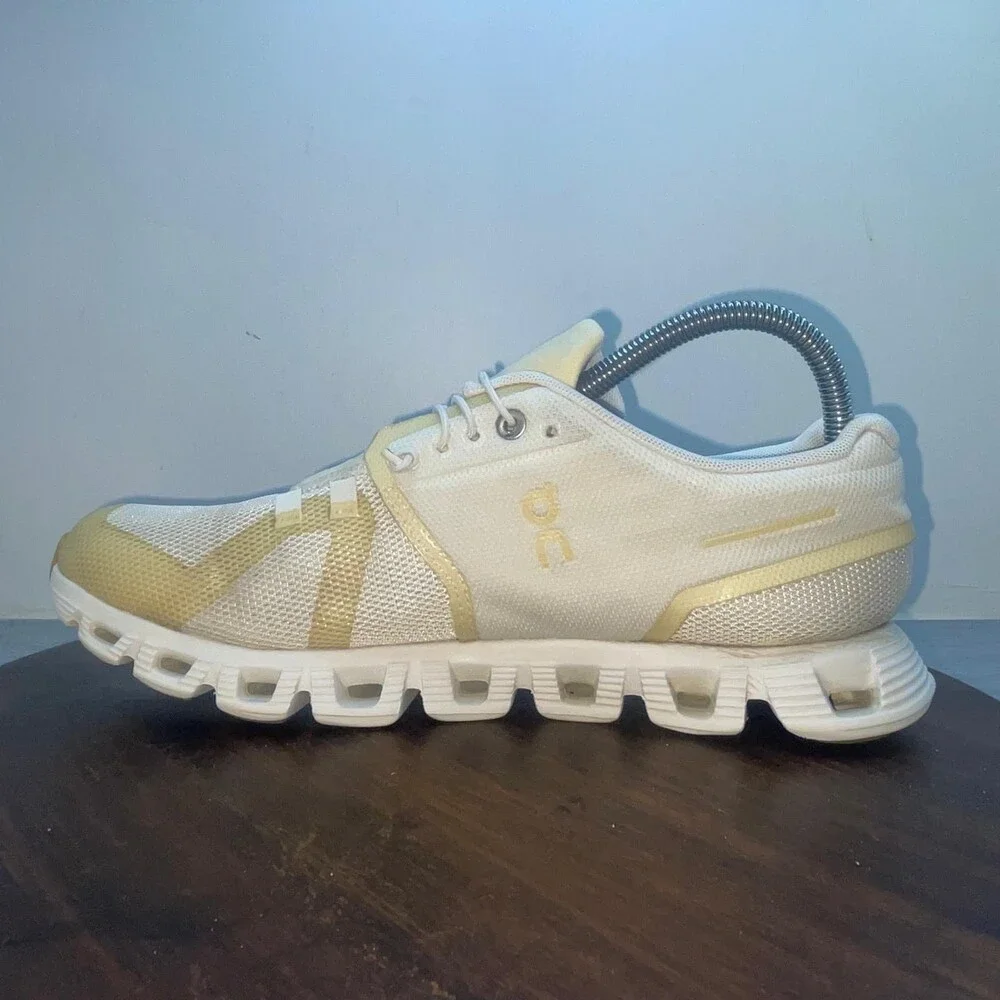 On Cloud 5 Swiss Women’s 9 Undyed White Yellow Sneakers Running Shoes 88.98532